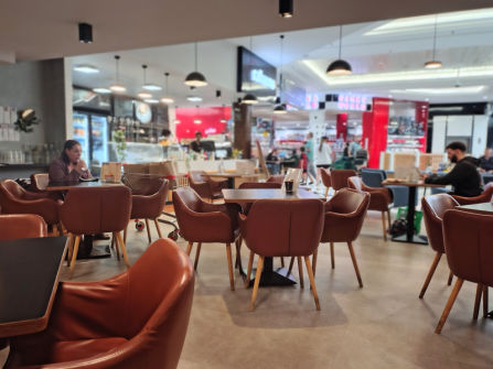 Premium Franchise Café Opportunity in a High-Traffic Shopping Centre