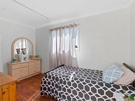 Freehold Commercial Property with Fully Operational Accredited Level 3 Supported Accommodation!