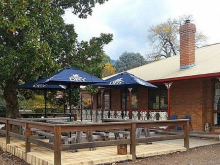 UNDER OFFER - Court House Hotel, Jamieson