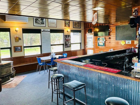 Well-Established Country Hotel in the Heart of Colac