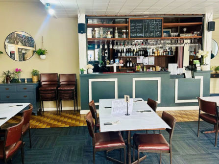 Well-Established Country Hotel in the Heart of Colac