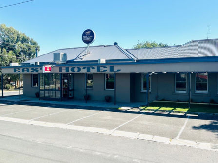 Well-Established Country Hotel in the Heart of Colac