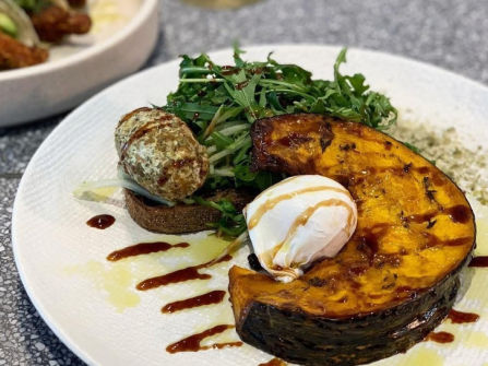 Stylish Cafe in Prahran, High-End Fit-Out in Prime Location! (Our Ref: V2100)