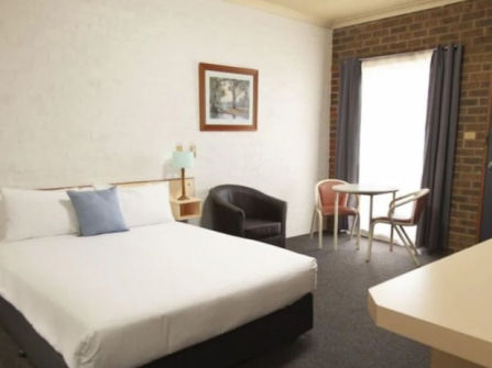 Bega Downs Motor Inn for Sale