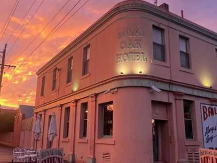 Historic Ballarat Pub with Accommodation & Multiple Income Streams