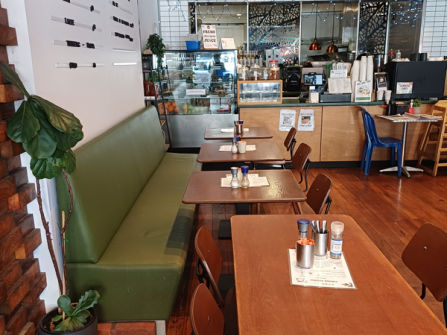 Well-Presented Cafe & Coffee Opportunity in a Prime Location