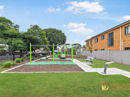 Double Brick Beautiful home to live in or Investment 9 beds 9 baths (8 En-suit)  !!! Price Reduce !!!
