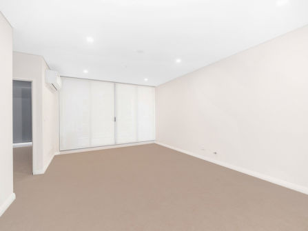 Spacious unit, great location