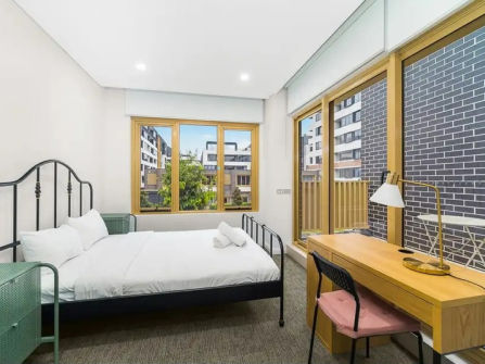 North-Facing Split-Level Townhouse | Four Bedrooms | Prime Rosebery Location
