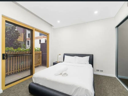 North-Facing Split-Level Townhouse | Four Bedrooms | Prime Rosebery Location
