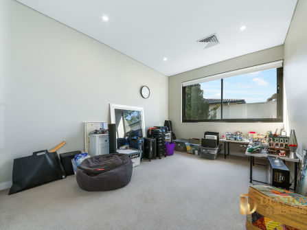 Spacious Family Living in Leafy North Turramurra