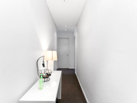 Stylish Apartment Living in Rosebery!Close to All Amenities!