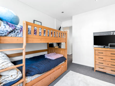 Stylish Apartment Living in Rosebery!Close to All Amenities!