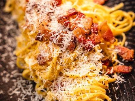 Italian Pizzeria, with Strong T/O in Prime Ascot Vale Location! (Our Ref: V2118)