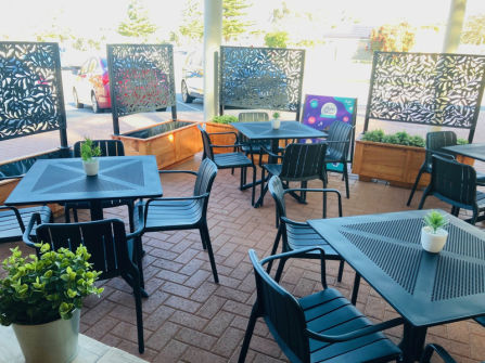 CHARMING ESTABLISHED CAFÃÆ'Ã¢€° FOR SALE
