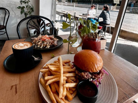 Iconic Inner North East Cafe taking $25,000 p/w (Our Ref: V2114)