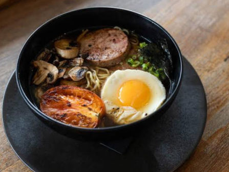 Iconic Inner North East Cafe taking $25,000 p/w (Our Ref: V2114)