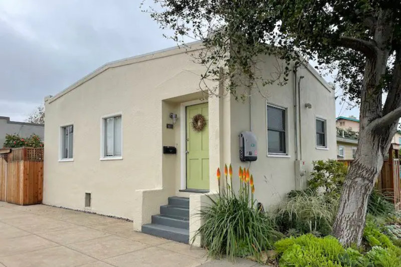 Berkeley Bungalow – Photo 1