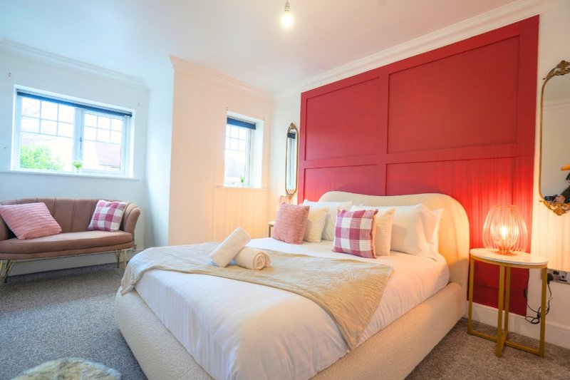 Modern Runway Hse 5BR Retreat Near NEC & JLR – Photo 15