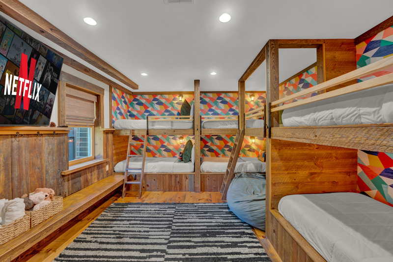 Creekside+Trout Fishing+Treehouse+Bunkroom+Jacuzzi – Photo 3