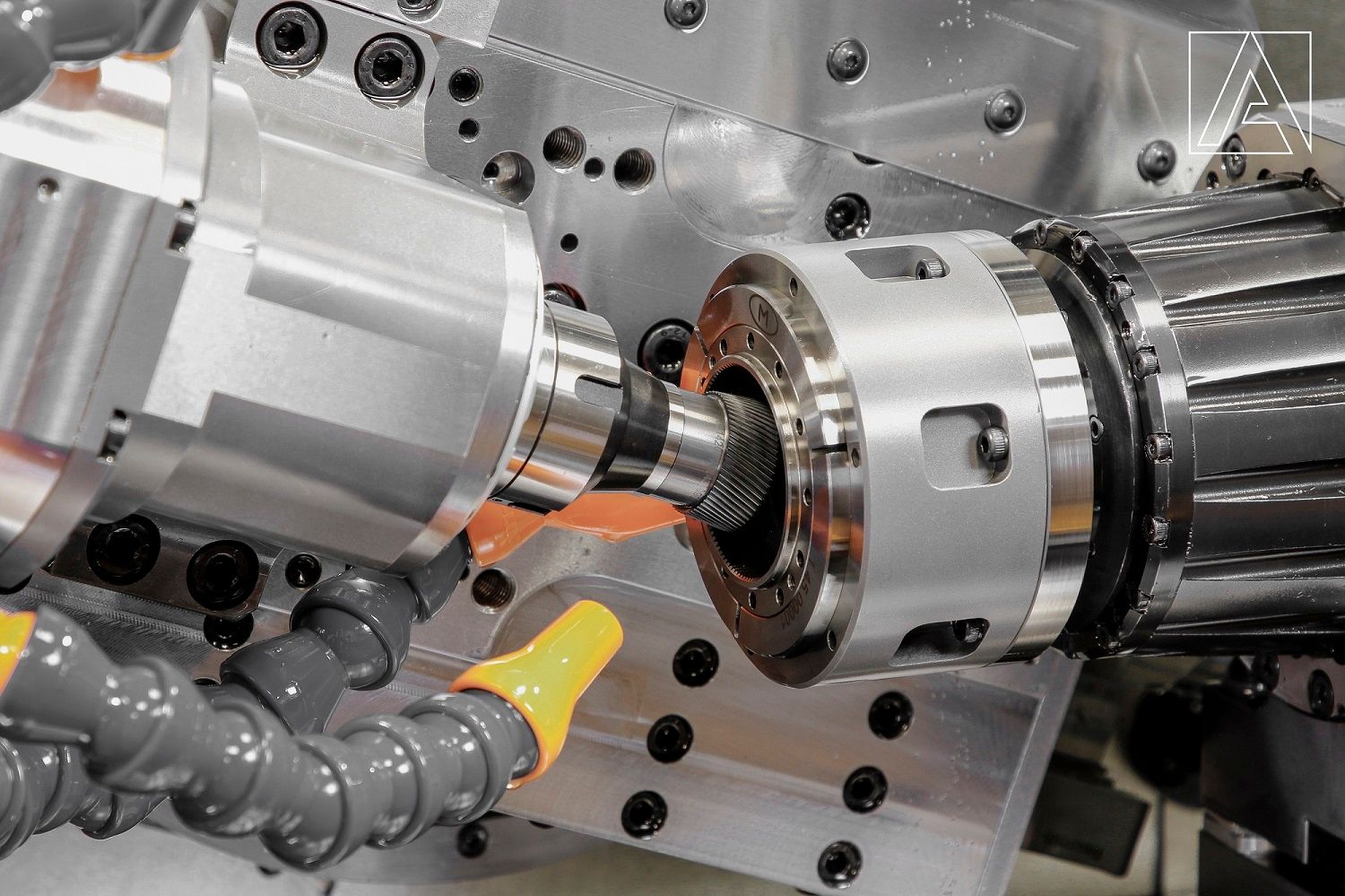 Hobbing-of-internal-gears-on-the-Affolter-AF160_small.jpg