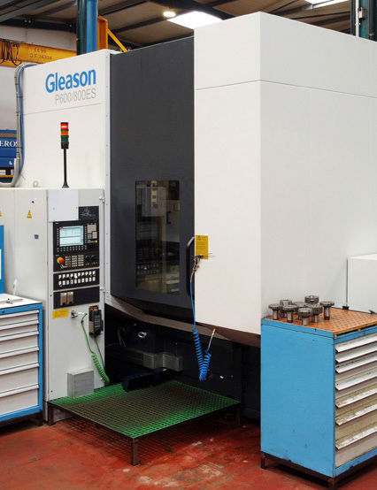 Gleason P600/800ES mid-size gear shaping machines with electronic helical guide for maximum flexibility.