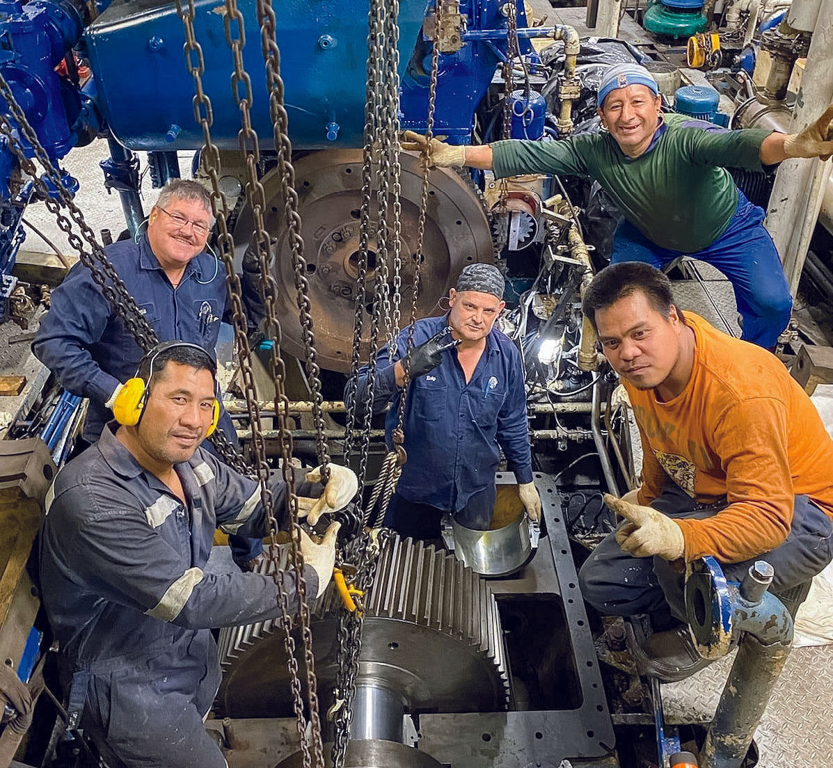 The MIG Crew “on board”, installing a new transmission gear on high seas.