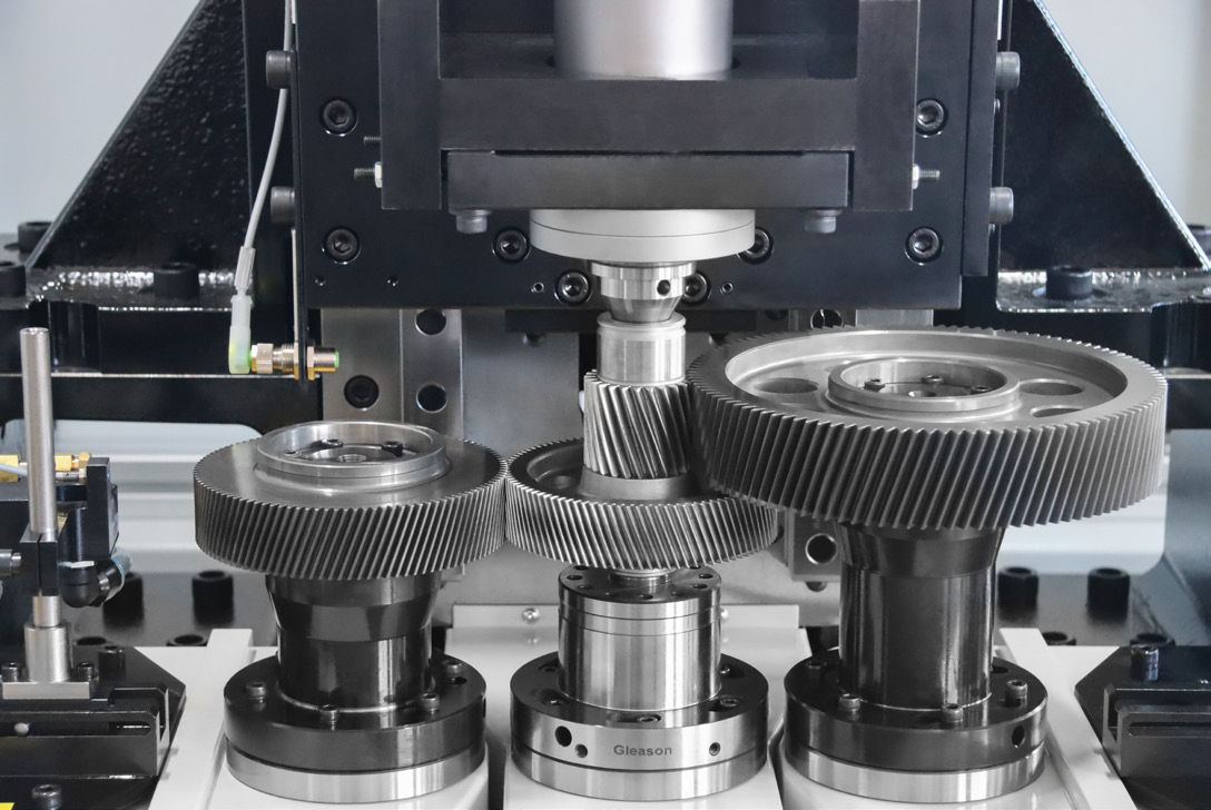 Gleason’s Intra SFTX with integrated axial alignment option delivers precise and repeatable measurement results for complex coaxial gearboxes with compound gears.