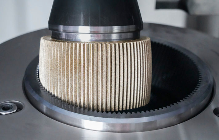 SkiveFinishing is based on the same kinematics as gear skiving. Non-dressable, electro-plated skiving tool with multiple shift positions. (All images: Liebherr)