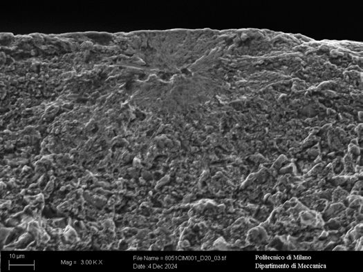 Figure 5—Example of SEM analysis of a broken tooth. Here, the failure was caused by a subsurface defect.