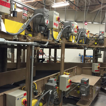Nearly 450 cutting-edge, decentralized mechatronic systems are now installed and duly performing their task—extremely reliably and with maximum efficiency.
