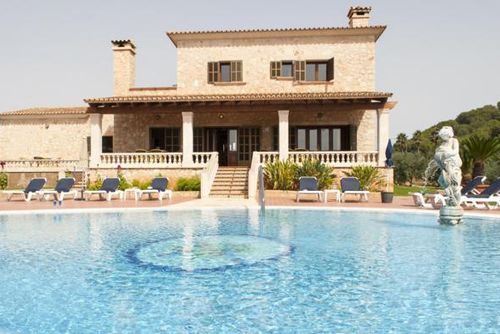 Eagle Villa  con piscina privada en S´Horta, Mallorca, España para 10 personas...