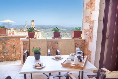 Red Fliskouni Hus i Chania, Crete, Greece  med privat svømmebasseng for 4 personer...