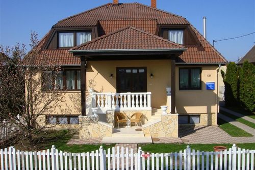Apartman Szanyi Casa de férias grande em Buk-Thermal, Thermal, Hungary para 20 pessoas...