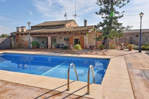 Cana Hort de Na Barrala Villa i Ses Salines, på Mallorca, Spanien  med privat pool med plads til 6 personer...