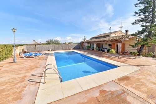 Cana Hort de Na Barrala Villa en Ses Salines, Mallorca, España  con piscina privada para 6 personas...