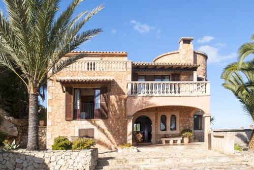 Les Roques Villa en Es Carritxo, Mallorca, España  con piscina privada para 8 personas...
