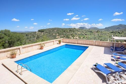 Les Roques Villa en Es Carritxo, Mallorca, España  con piscina privada para 8 personas...