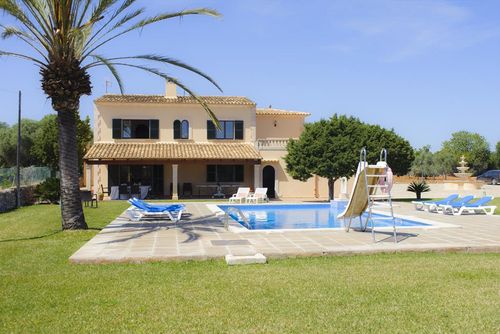 Can Sivines Villa a Cala Ferrera, Maiorca, in Spagna  con piscina privata per 10 persone...