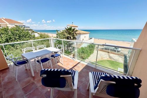 Mirador al Mar 12 by homeprive Schöne und komfortable Wohnung mit Gemeinschaftspool in Denia, Costa Blanca, Spanien für 6 Personen. Die Wohnung befindet sich in einem Wohngebiet nahe dem Strand, in der Nähe von Restaurants, Bars und Supermärkten, und ist nur 25 m vom Strand entfernt....