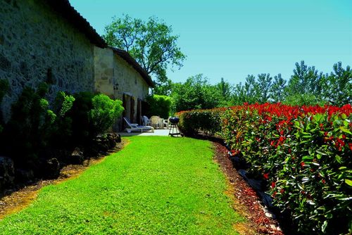 Gites de Pehillo Feriehus i Arrondissement de Nérac, Aquitaine, Frankrig  med privat pool med plads til 6 personer...