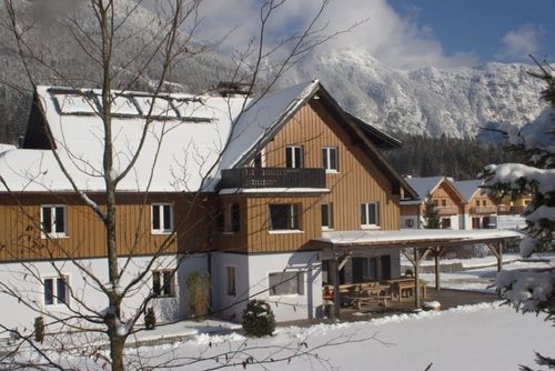 Seelandhaus Maison de campagne à Obertraun, Upper Austria, Autriche  avec piscine privée pour 10 personnes...