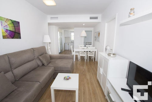 El Mirador de Calpe 2E Schönes und komfortables Apartment mit Gemeinschaftspool in Calpe, Costa Blanca, Spanien für 5 Personen. Das Apartment befindet sich in einem Wohngebiet am Strand, in der Nähe von Restaurants und Bars, Geschäften und Supermärkten, und nur 25 m vom Arenal-Strand entfernt....