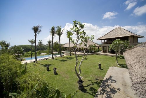 Mary 4 bedroom Stor och komfortabel lyxvilla i Canggu, Bali, Indonesia  med privat bassäng för 8 personer...