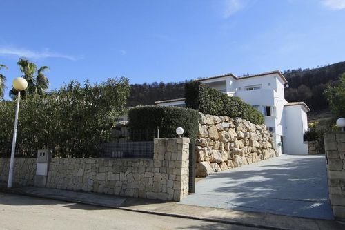 Bonheur Villa in Javea, Costa Blanca, Spanien mit privatem Pool für 8 Personen. Das Haus befindet sich in einer Wohngegend....