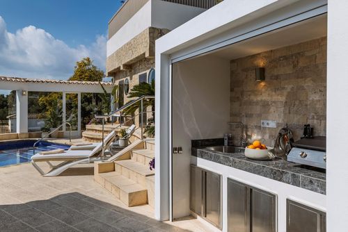Rijos Prachtige en aangename villa in Jávea, Costa Blanca, Spanje met privézwembad voor 6 personen. Het huis is gelegen in een residentiële strandomgeving en bevindt zich op 3 km van het strand La Granadella, Jávea....
