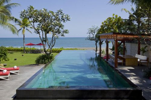 Sound Of The Sea 4 bedroom Grote en  luxe villa in Canggu, op Bali, Indonesië  met privé zwembad voor 8 personen...