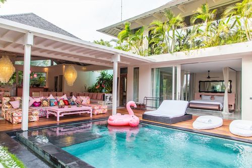 AMar 4 bedroom Villa mewah modern dan nyaman  dengan kolam renang pribadi di Canggu, Bali, Indonesia untuk 8 orang...