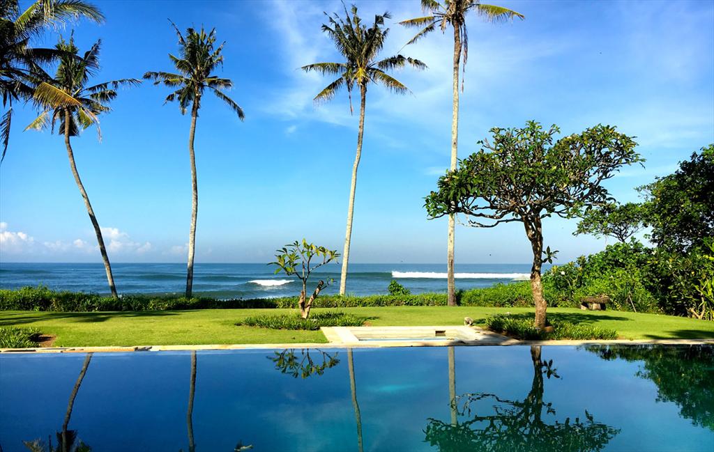Ombak luwung beachfront estate, Красивая,  роскошная вилла  с частным бассейном  на 10 человек в Чангу, нa Бали, в Индонезии...