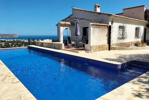 Lagarto Große und komfortable Villa in Xàbia, Costa Blanca, Spanien mit privatem Pool für 9 Personen. Das Haus befindet sich in einer Küsten- und Wohngegend....